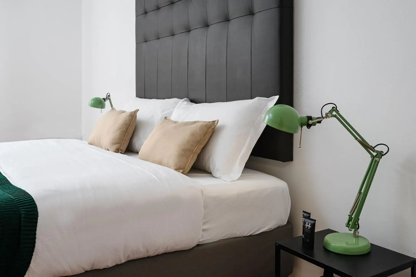 New Two Bedrooms Apartment Near Wagner Area Milano