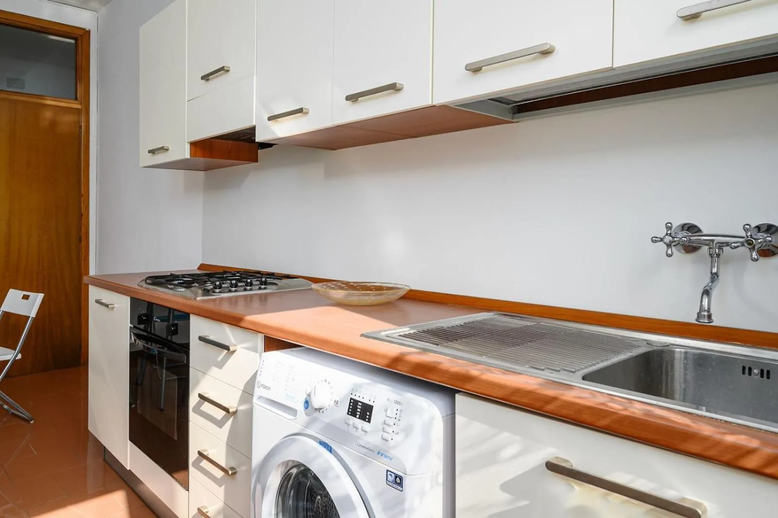 New Two Bedrooms Apartment Near Wagner Area Milano