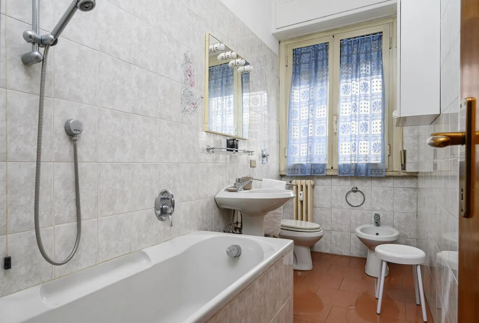 New Two Bedrooms Apartment Near Wagner Area Milan